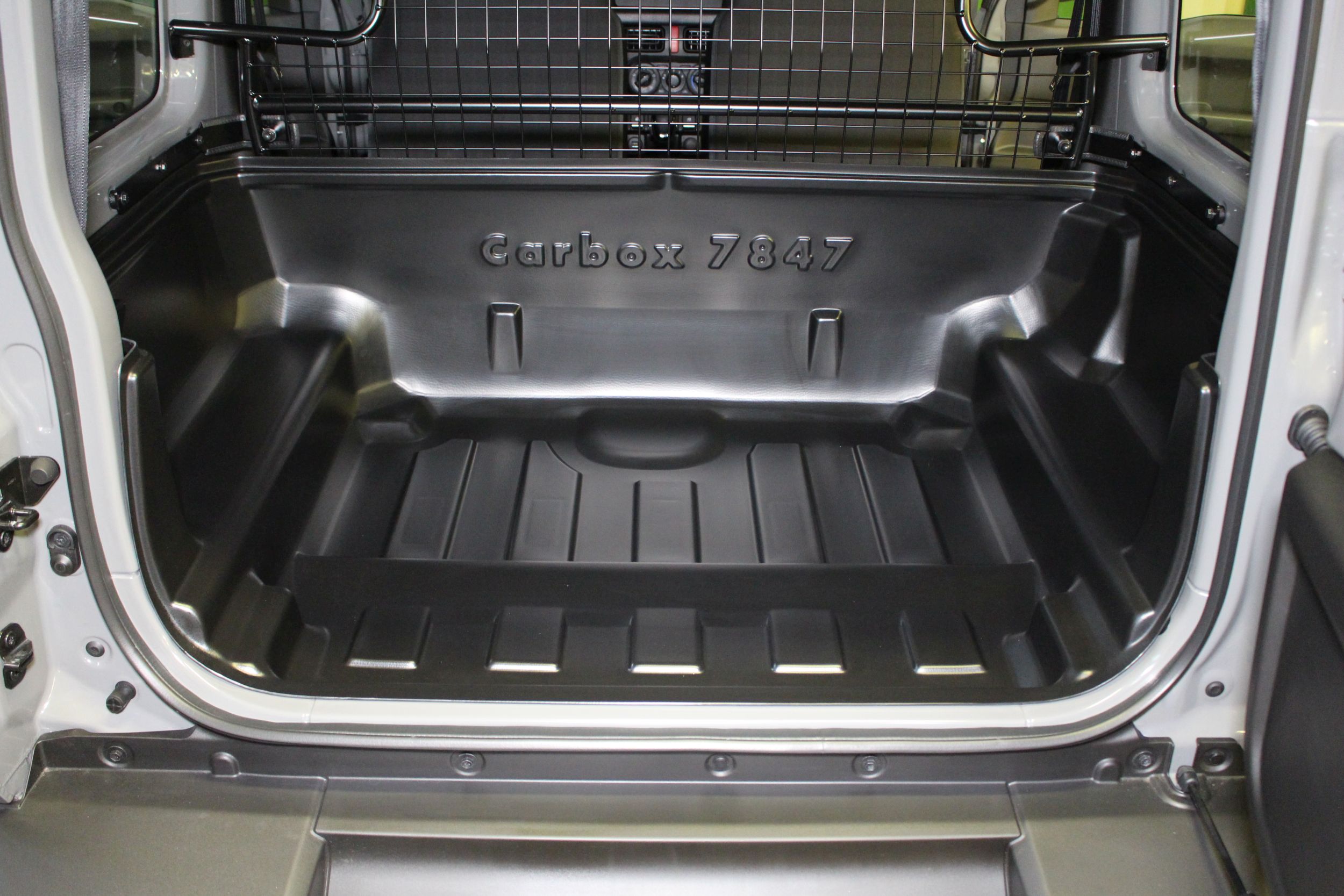 ATBUSS Laderaumwanne Suzuki Jimny MK5 - Passgenaue Kofferraumwanne Antirutsch