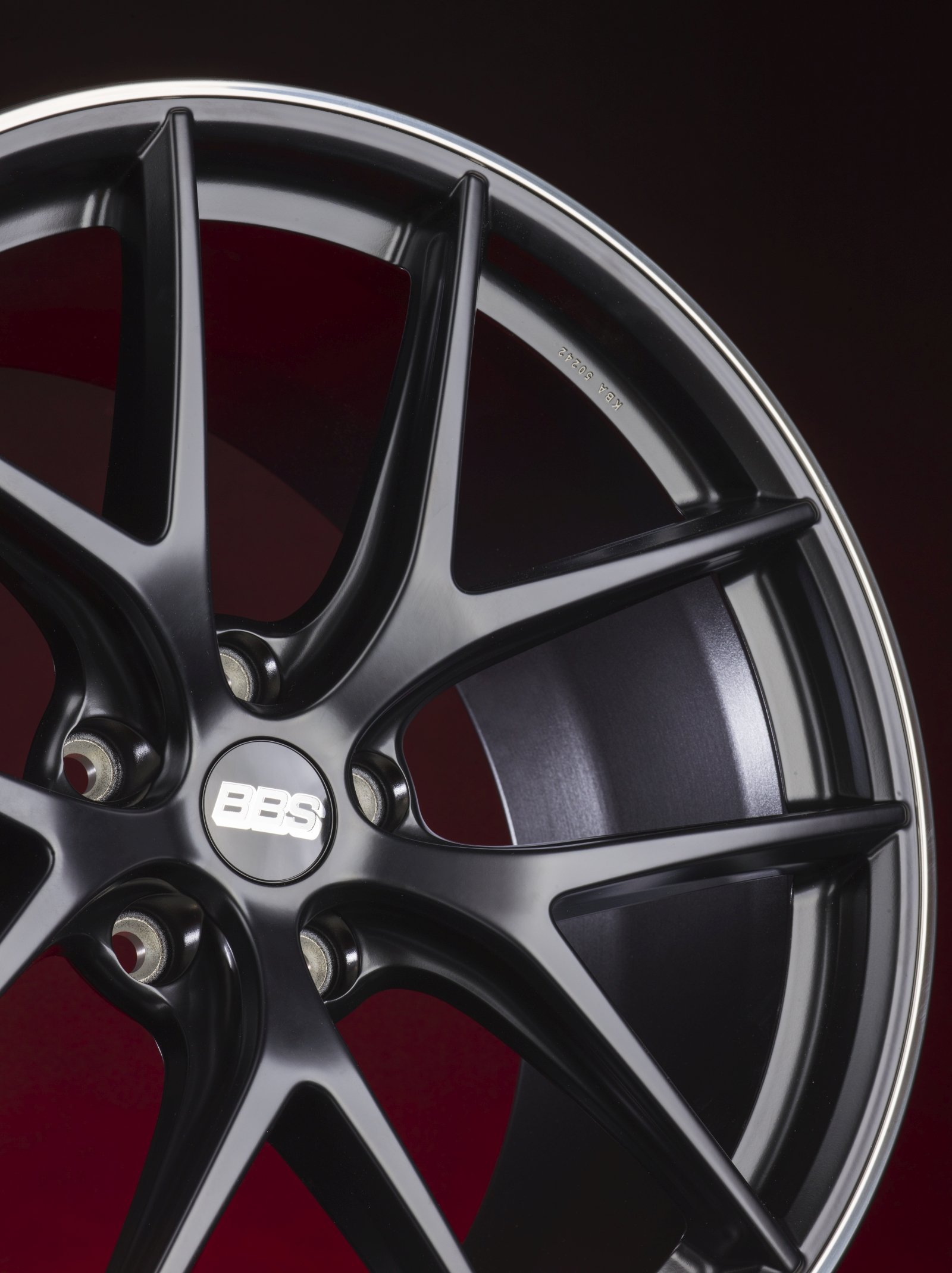 BBS_CI-R_schwarz-matt_deteil_rot_02