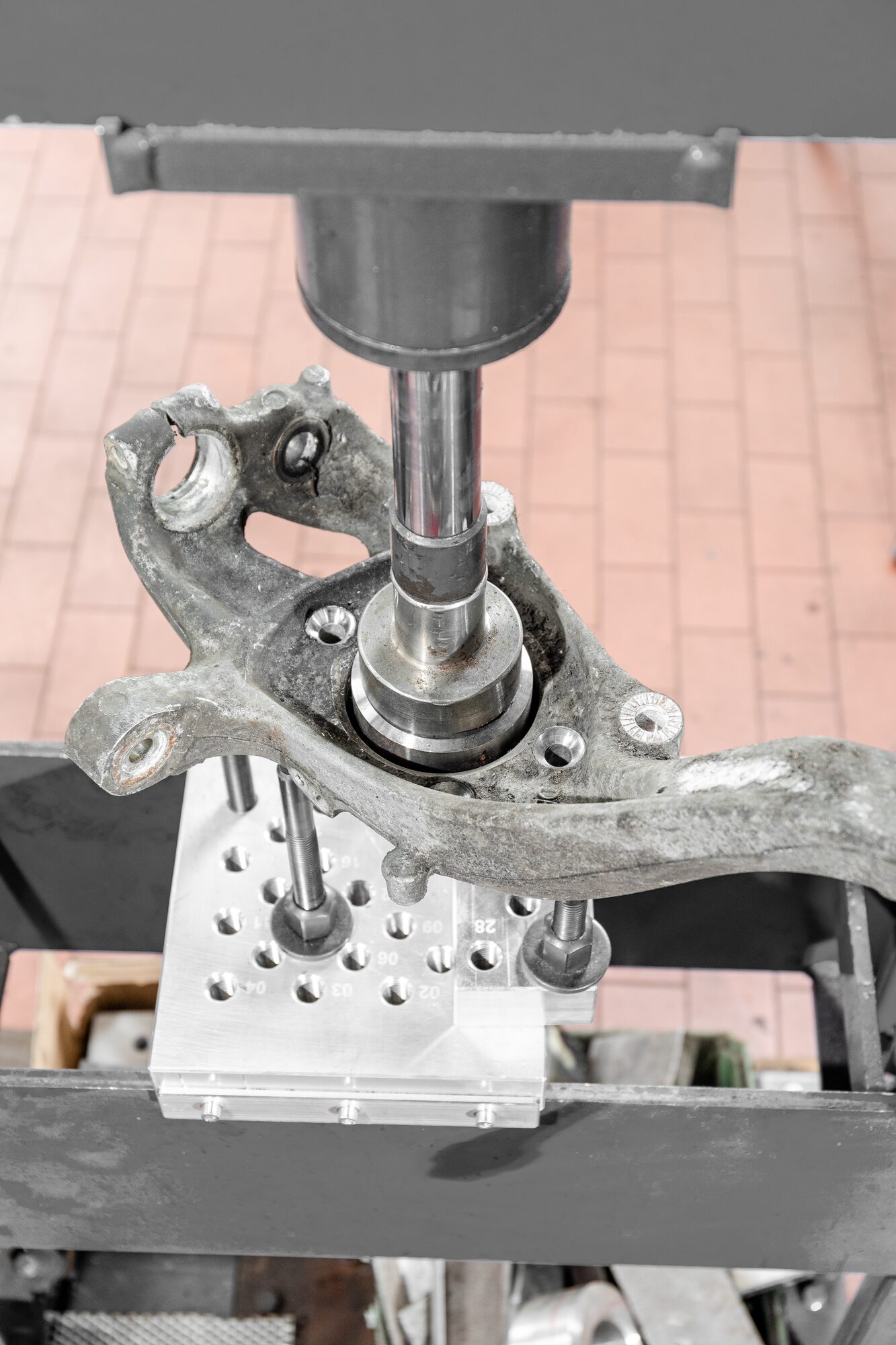 v7525anwendungpkwhydraulikpresse9
